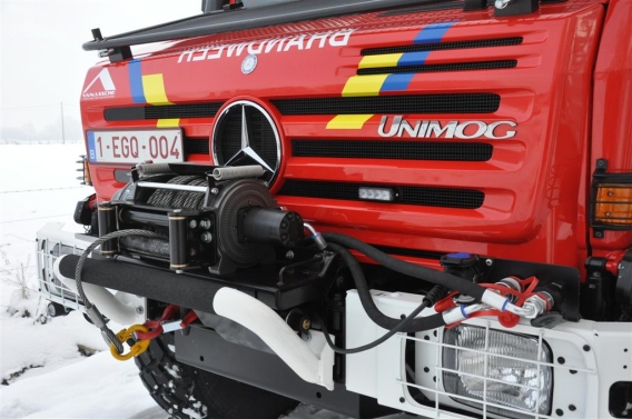 Camion-citerne feu forêt