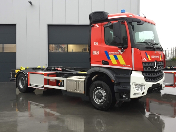 Haakarmvoertuig type Arocs