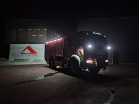 Camion-citerne feu forêt